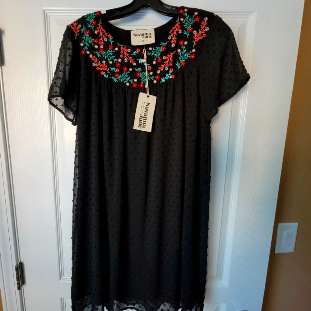 Women's embroidered Savanna Jane dress size medium.